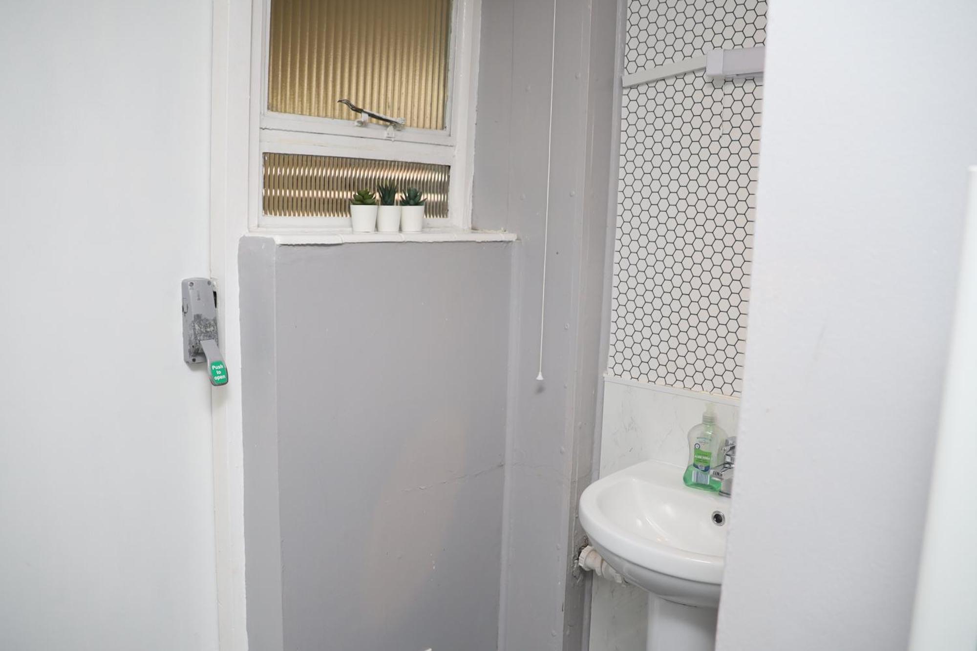 Superb 3 Bedroom Flat In Stafford Zewnętrze zdjęcie